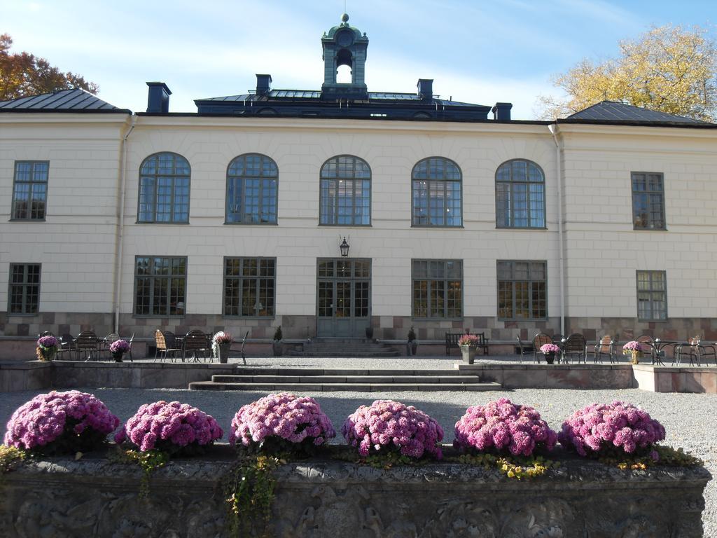 Hotel Naesby Slott Täby Esterno foto