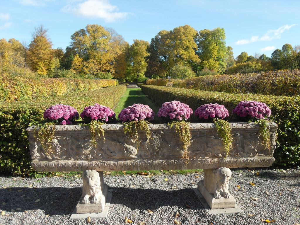 Hotel Naesby Slott Täby Esterno foto