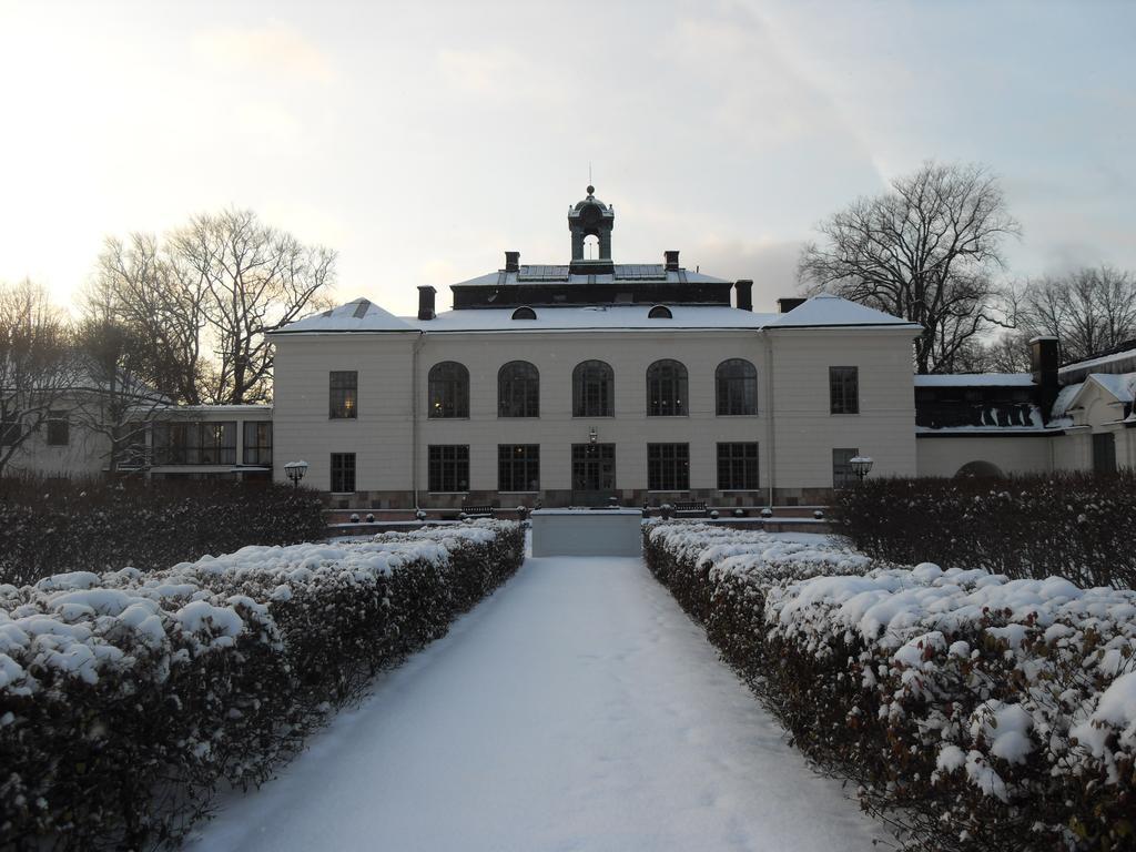 Hotel Naesby Slott Täby Esterno foto