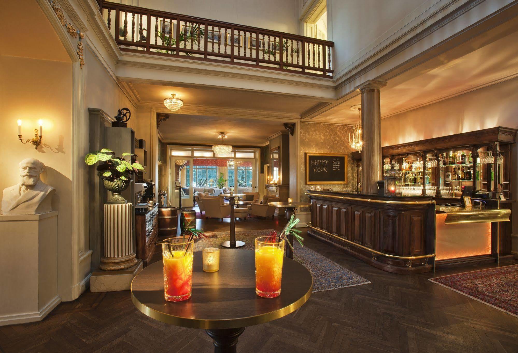 Hotel Naesby Slott Täby Esterno foto