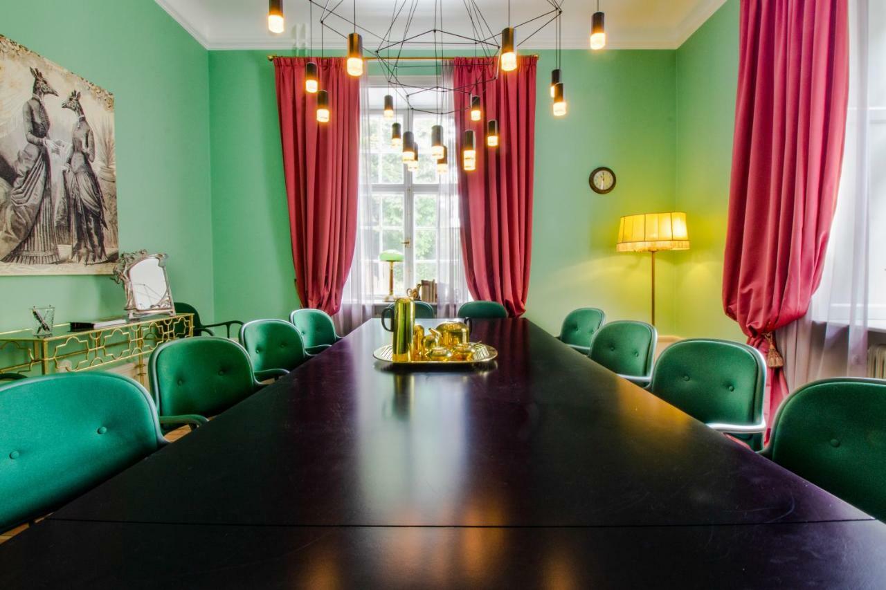 Hotel Naesby Slott Täby Esterno foto