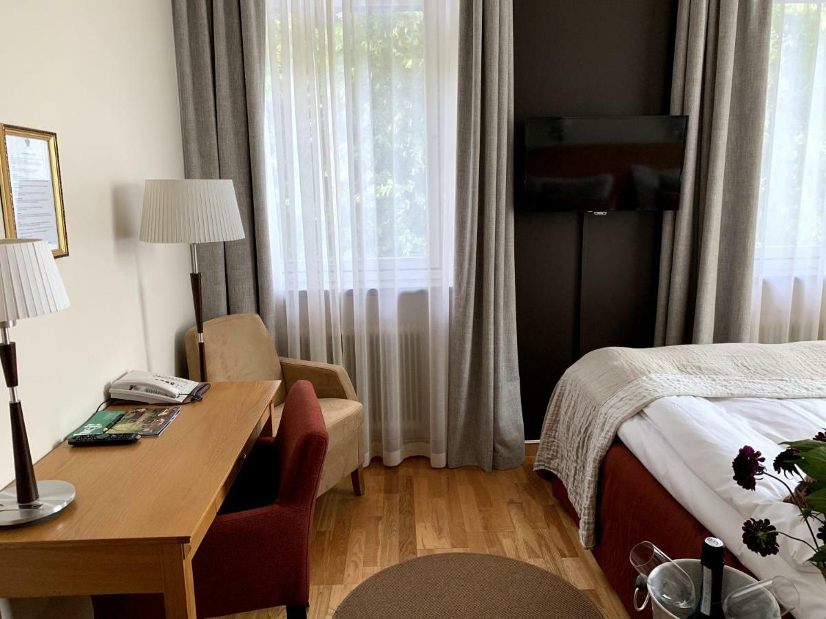 Hotel Naesby Slott Täby Esterno foto