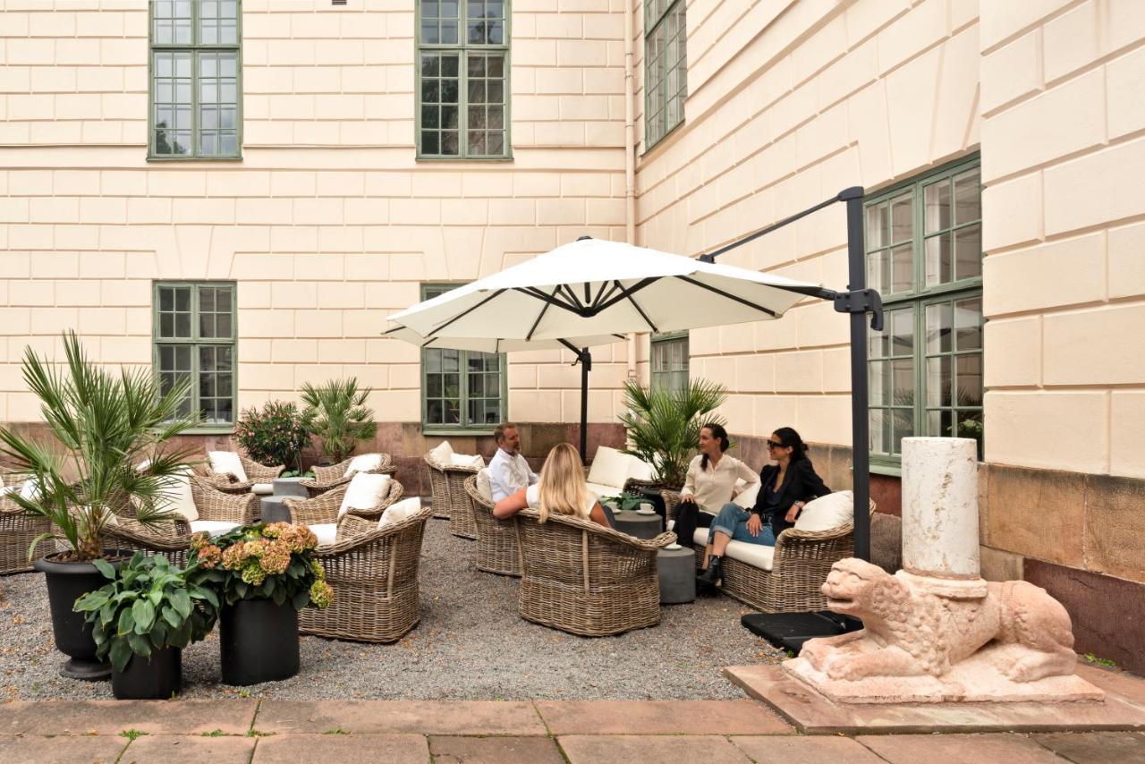 Hotel Naesby Slott Täby Esterno foto